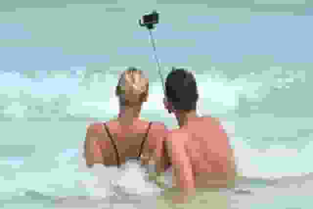 Auf Selfie Sticks kann im Urlaub nicht verzichtet werden