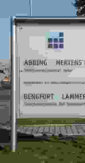 Hochwertiges Werbeschild für Anwälte